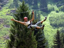 Europarutsche im Hochseilgarten in Saalbach Hinterglemm